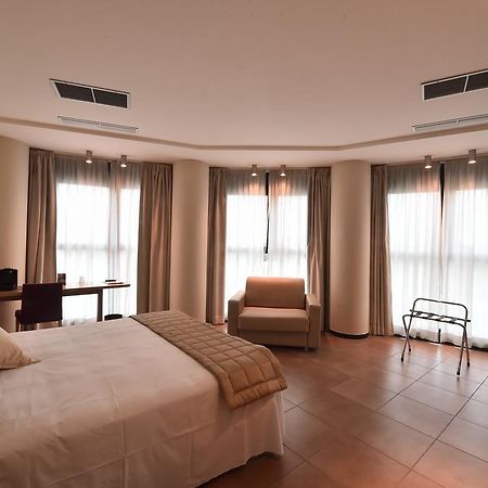 Tati Hotel Луґо Екстер'єр фото