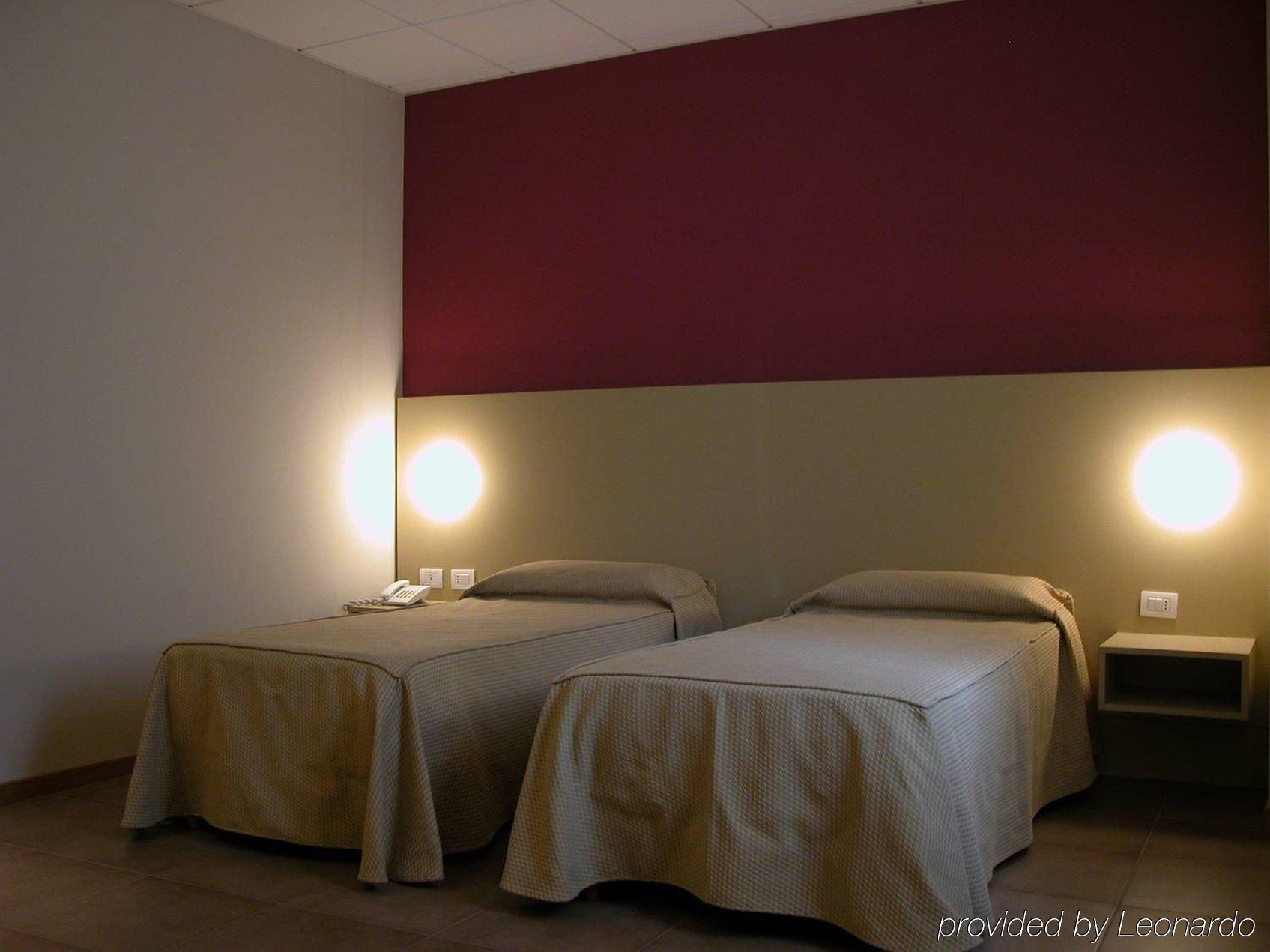 Tati Hotel Луґо Екстер'єр фото
