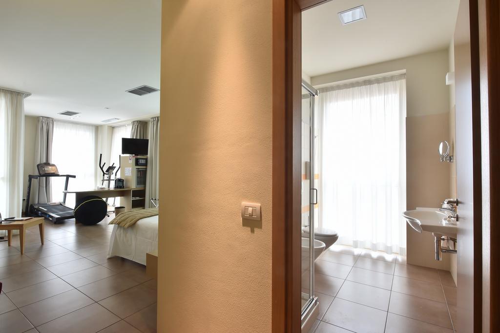 Tati Hotel Луґо Екстер'єр фото