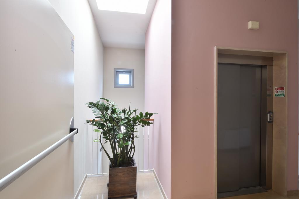 Tati Hotel Луґо Екстер'єр фото