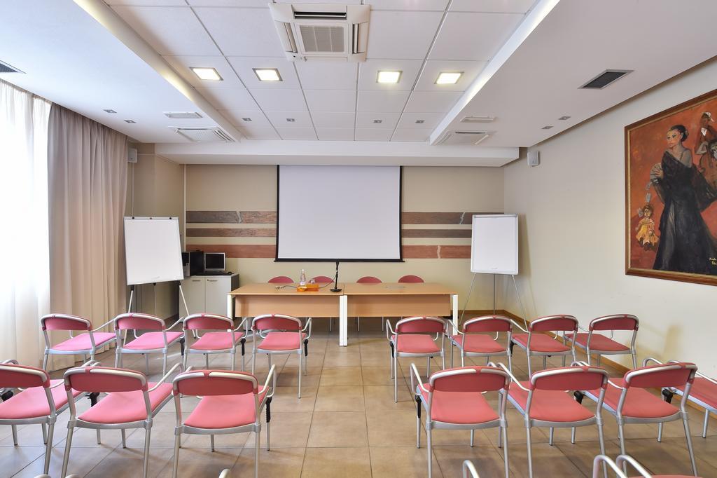 Tati Hotel Луґо Екстер'єр фото