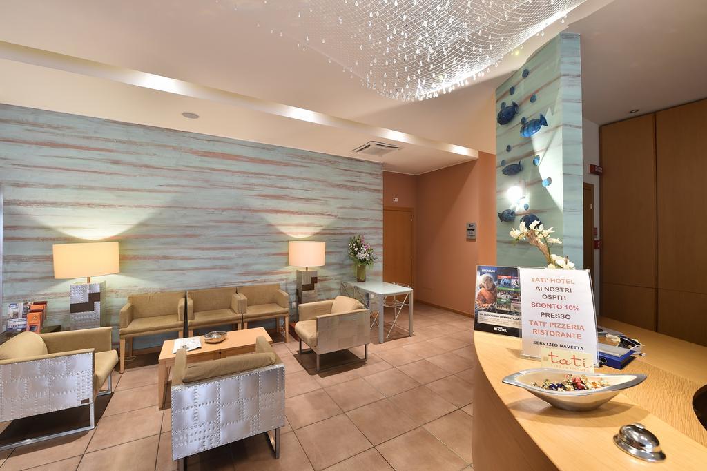 Tati Hotel Луґо Екстер'єр фото