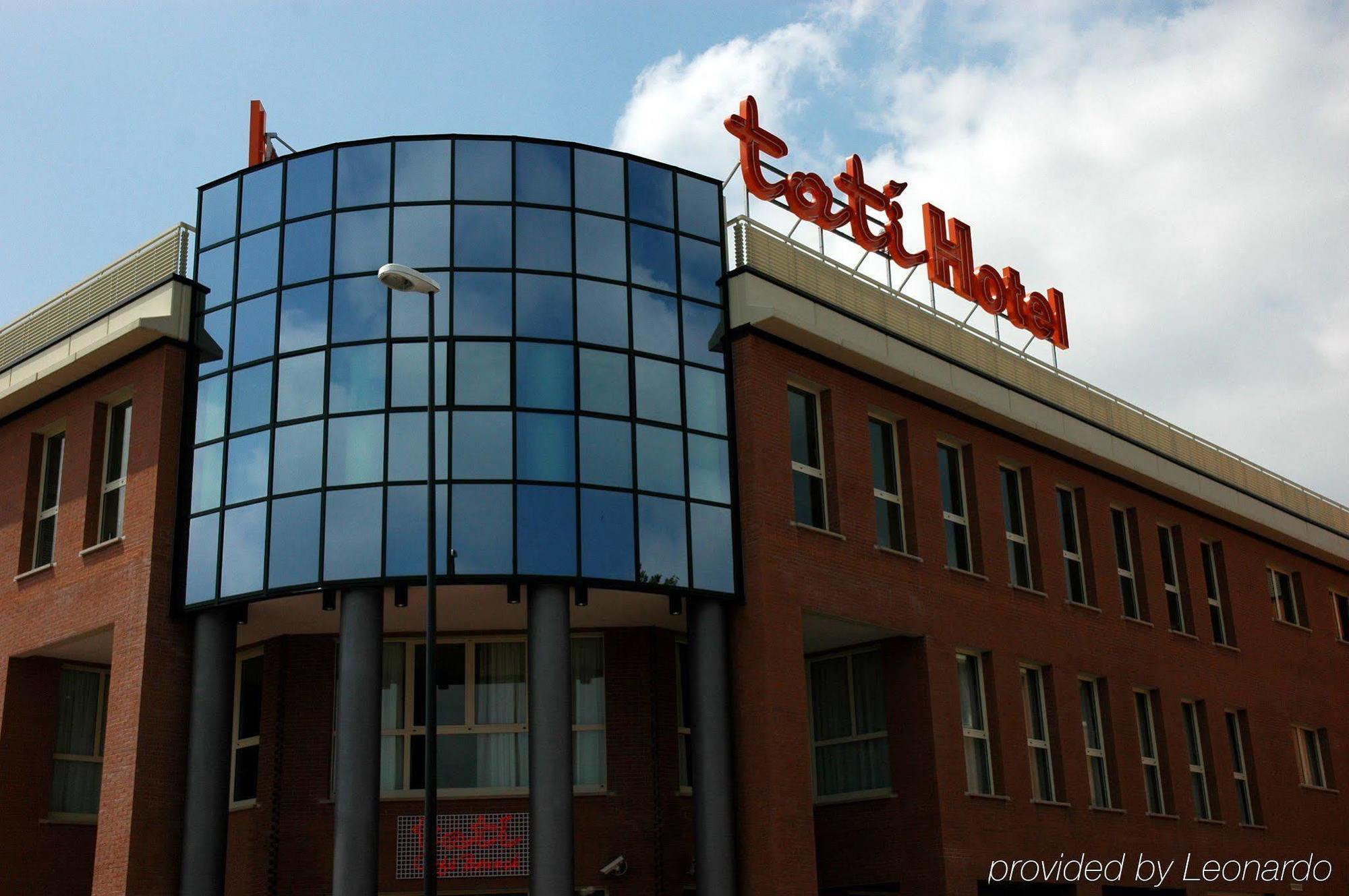 Tati Hotel Луґо Екстер'єр фото
