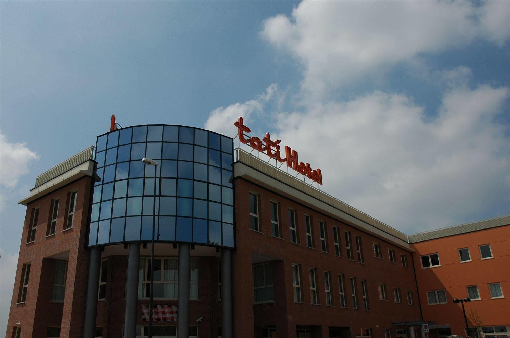 Tati Hotel Луґо Екстер'єр фото